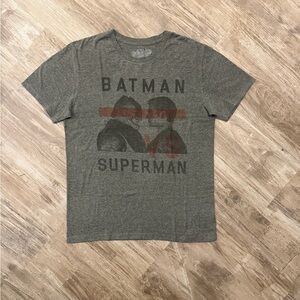 Old Navy Collectabilitees Gray Batman vs Superman Tee